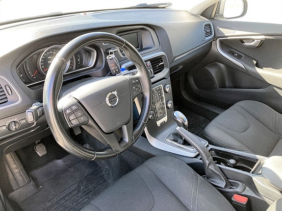 Volvo V40 Cross Country 4 of 15
