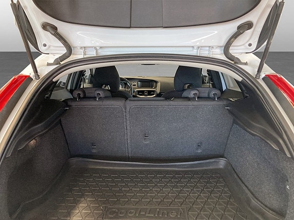 Volvo V40 Cross Country 15 of 15