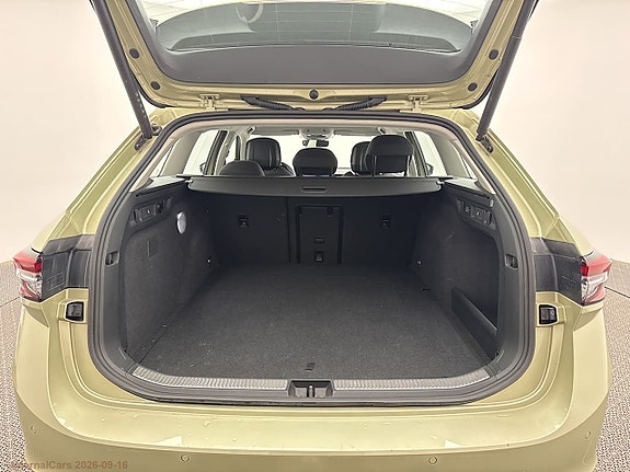 Skoda Superb 9 of 15
