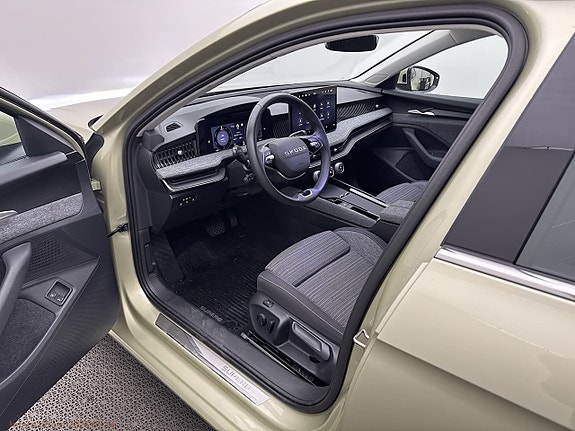 Skoda Superb 8 of 15