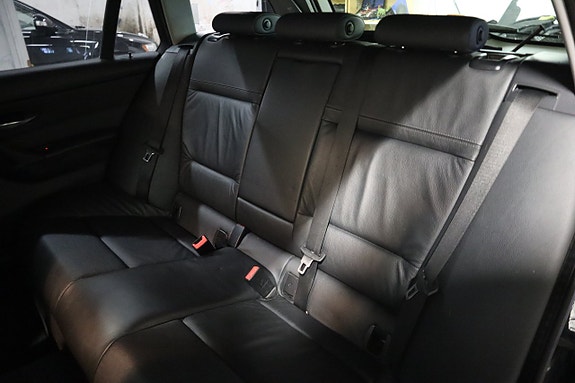 BMW 335i 9 of 14