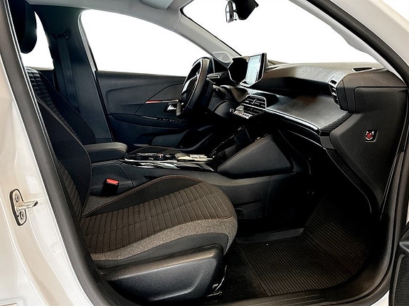 Peugeot e-208 11 of 15