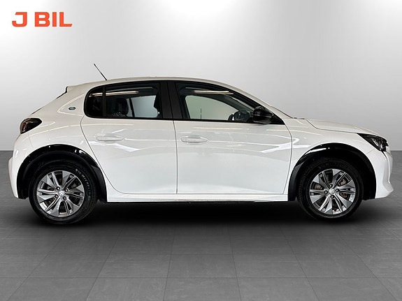 Peugeot e-208 13 of 15