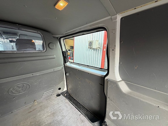 Volkswagen Transporter 7 of 12
