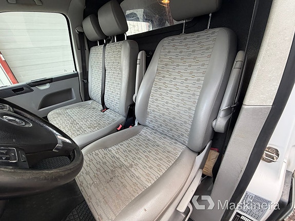 Volkswagen Transporter 9 of 12