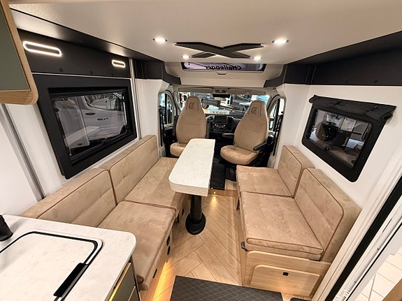 CHALLENGER X260 Open Edition AUTOMAT # STOR FACE-TO-FACE SITTGRUPP # 3 of 11