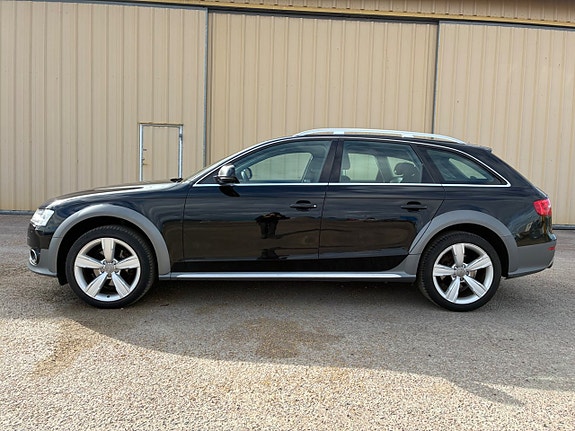 Audi A4 allroad 2 of 12