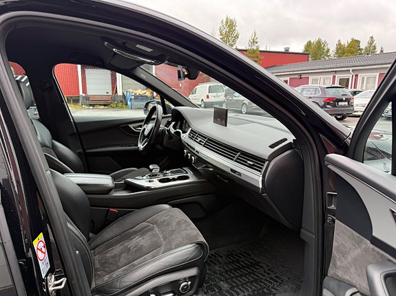 Audi Q7 15 of 28