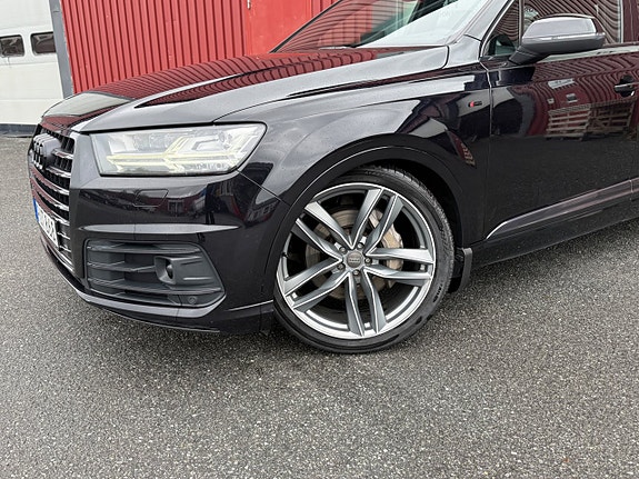 Audi Q7 12 of 28