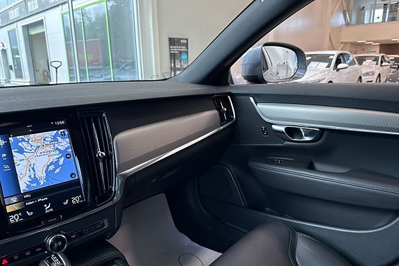 Volvo V90 Cross Country 18 of 22