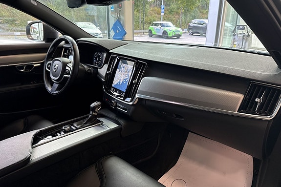 Volvo V90 Cross Country 6 of 22