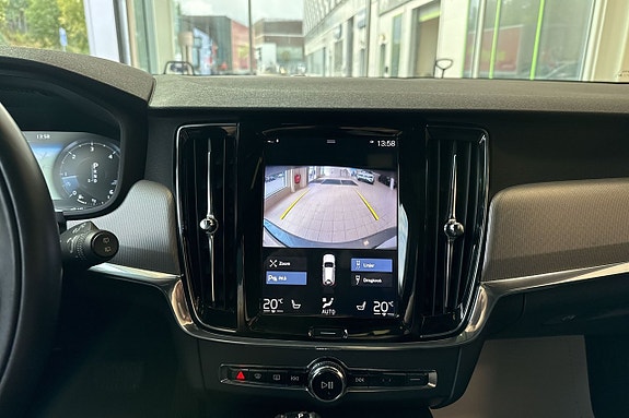 Volvo V90 Cross Country 12 of 22