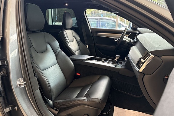 Volvo V90 Cross Country 7 of 22