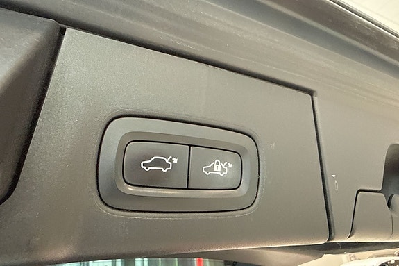 Volvo V90 Cross Country 10 of 22