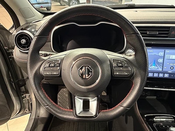 MG ZS 4 of 10
