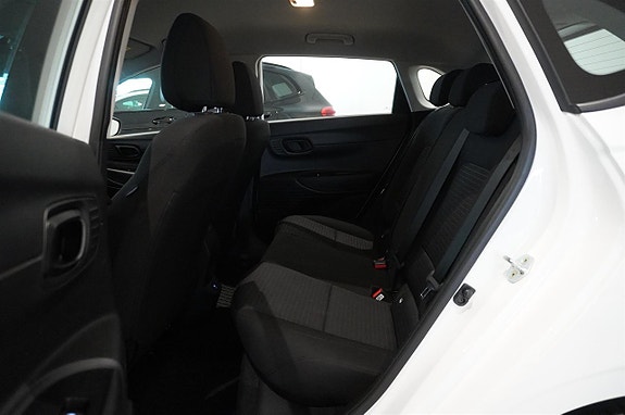 Hyundai i20 6 of 13