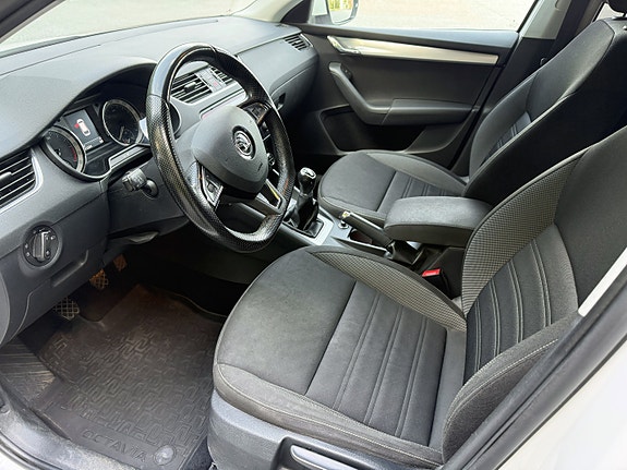 Skoda Octavia 9 of 13