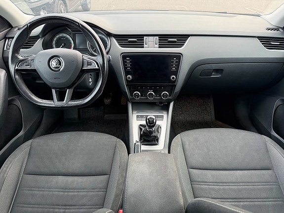 Skoda Octavia 8 of 13