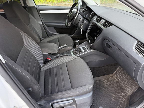 Skoda Octavia 11 of 13