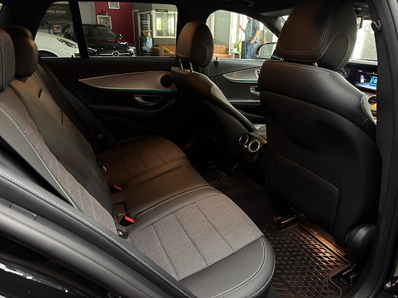 Mercedes-Benz E220 14 of 16