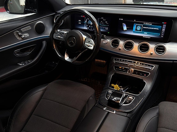 Mercedes-Benz E220 16 of 16