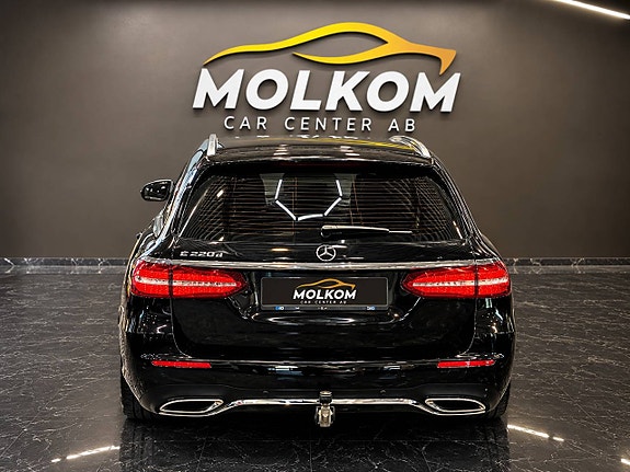 Mercedes-Benz E220 5 of 16