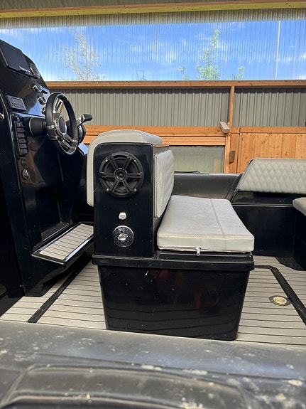 RIB 850 Topline Tiger Marine 9 of 9