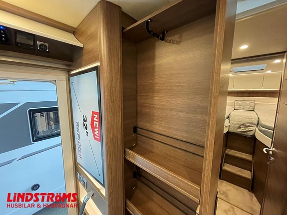 Rapido Distinction I166M 16 of 17
