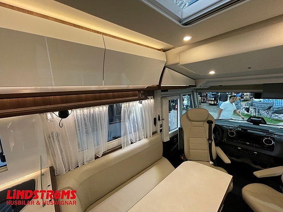 Rapido Distinction I166M 8 of 17