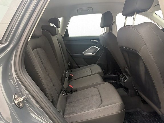 Audi Q3 17 of 30