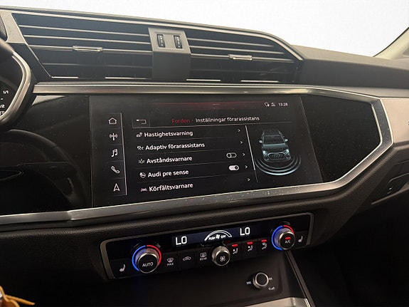 Audi Q3 24 of 30
