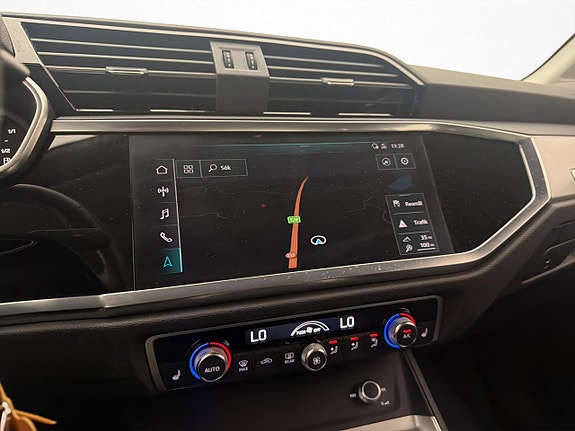 Audi Q3 23 of 30