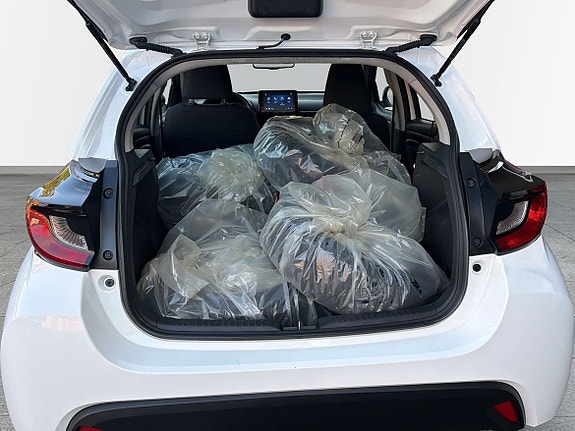Toyota Yaris 10 of 13