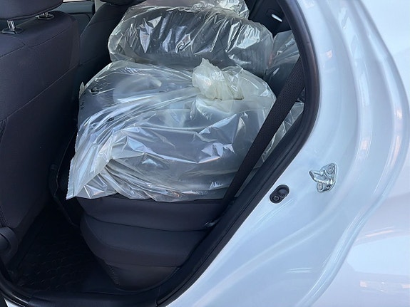 Toyota Yaris 7 of 13