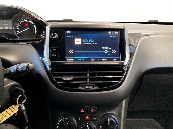 Peugeot 208 9 of 15