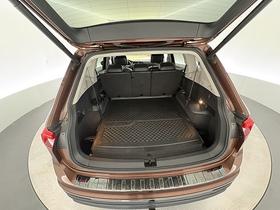 Volkswagen Tiguan Allspace 16 of 24