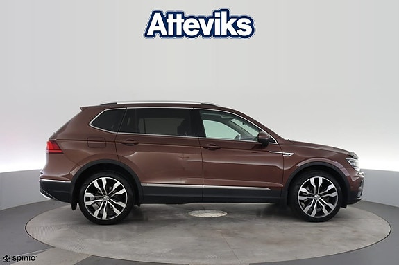 Volkswagen Tiguan Allspace 2 of 24