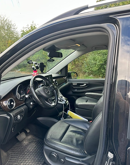 Mercedes-Benz V250 d 9 of 10