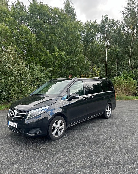 Mercedes-Benz V250 d 2 of 10