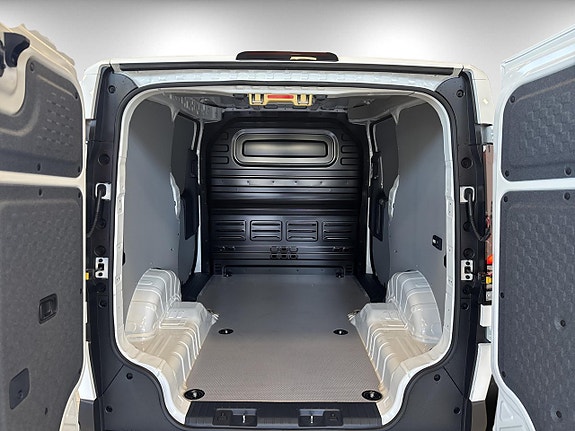 Kia PV5 14 of 16