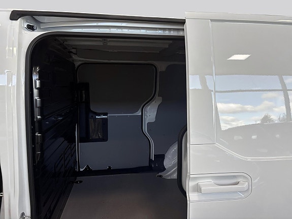 Kia PV5 9 of 16