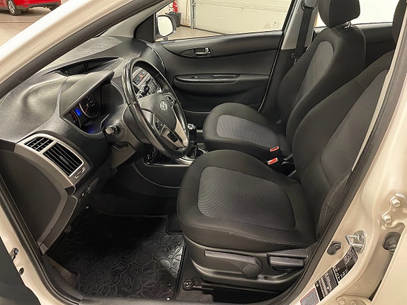 Hyundai i20 4 of 8