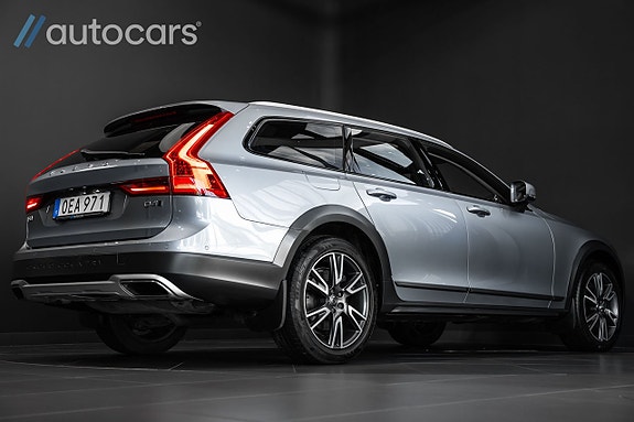 Volvo V90 Cross Country 3 of 30