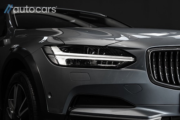 Volvo V90 Cross Country 11 of 30