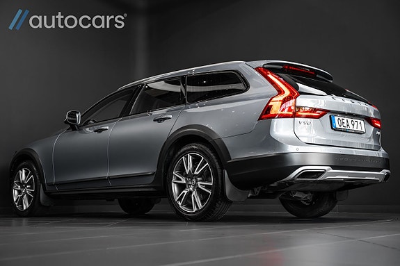 Volvo V90 Cross Country 4 of 30