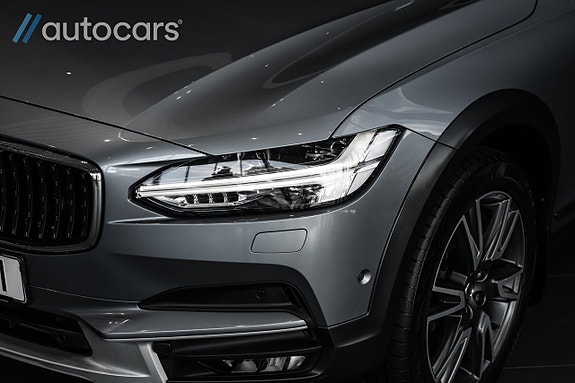 Volvo V90 Cross Country 9 of 30