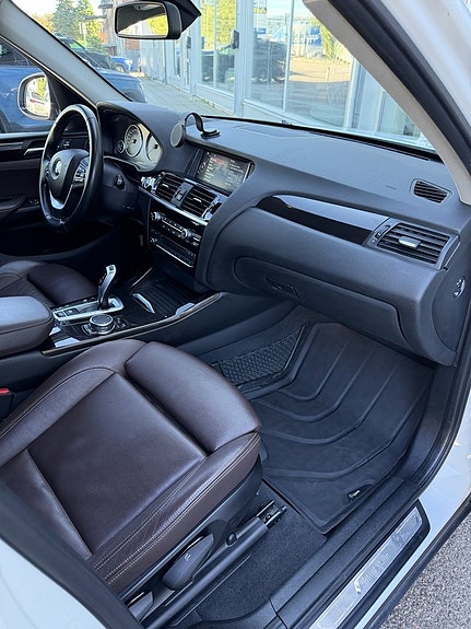 BMW X3 28 of 30
