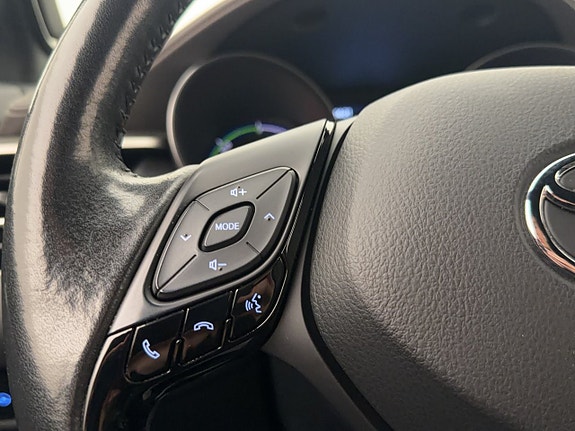 Toyota C-HR 26 of 30