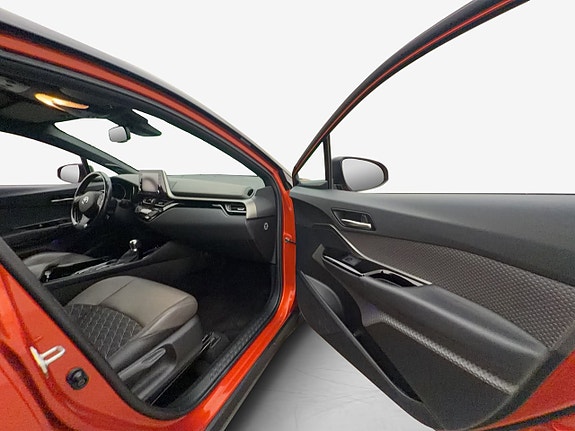 Toyota C-HR 17 of 30