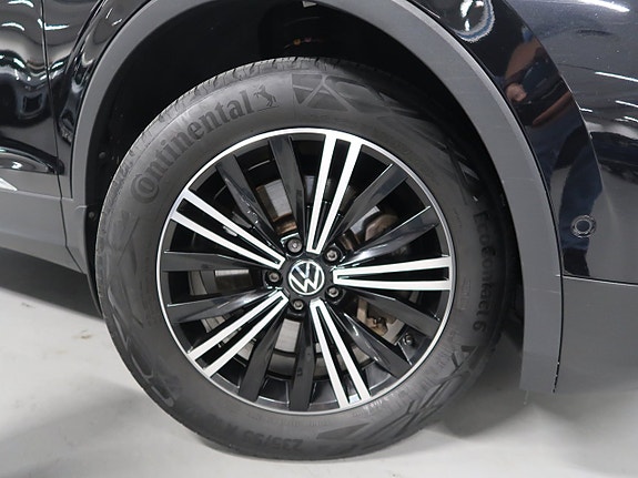 Volkswagen Tiguan 12 of 30